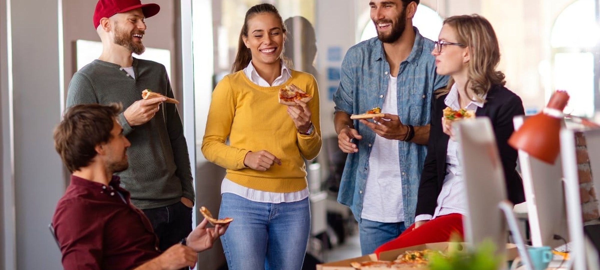 Salariés qui déjeunent ensemble au restaurant